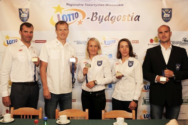 Medaliści z Sewilii: Jarosław Godek, Wojciech Gutorski, Natalia Madaj, Magdalena Fularczyk-Kozłowska i Mikołaj Burda.