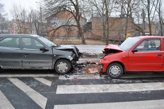 Kierowca citroena prawdopodobnie na moment przysnął.