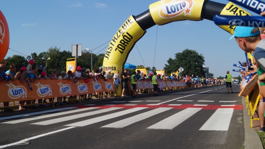 Tour de Pologne 2017 w Jastrzębiu. Kolarze mkną przed siebie