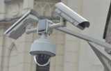 Monitoring ul. Piotrkowskiej. Kierowcy i handlarki kwiatami w oku kamery miejskiego monitoringu 