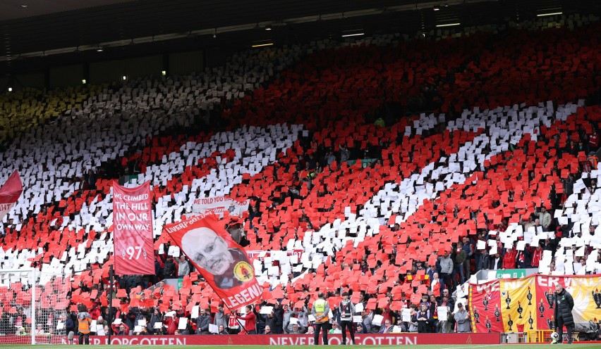 Oprawa kibiców Liverpoolu upamiętniająca rocznicę tragedii...