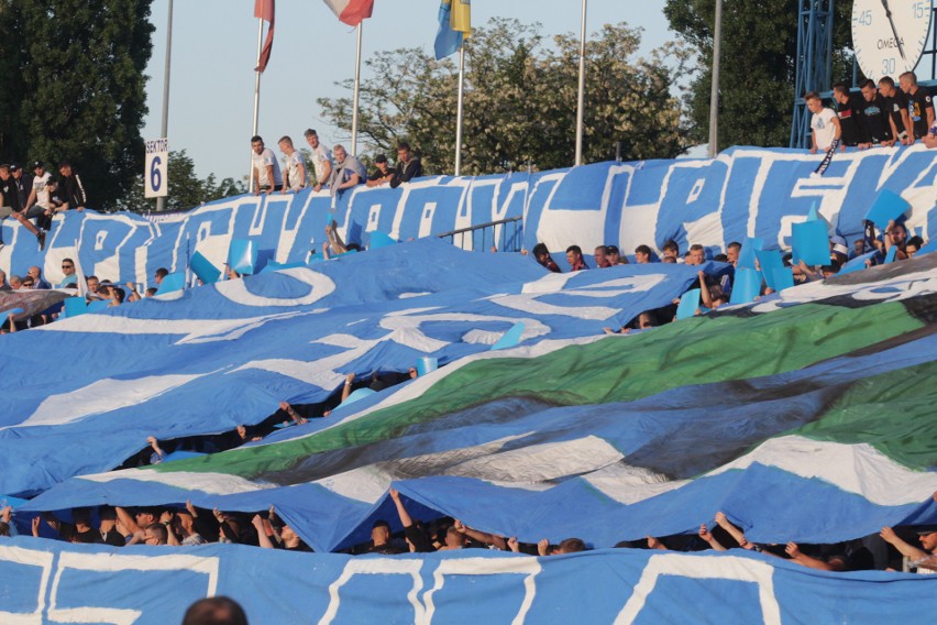 Ruch Chorzów - GKS Katowice 1:0. Tak cieszyli się kibice i piłkarze Niebieskich ZDJĘCIA