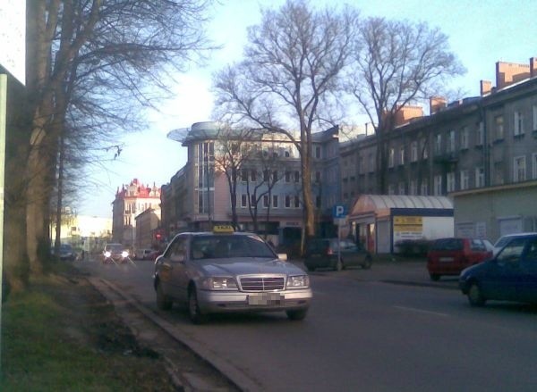 Internauta twierdzi, że zza kierownicy wysiadła kobieta.