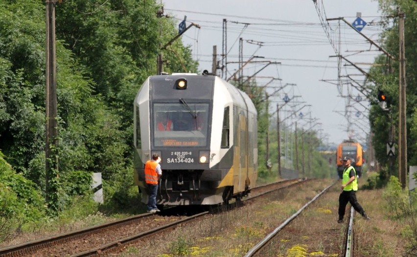 Szynobus Trzebnica - Wrocław utknął przed stacją Wrocław...