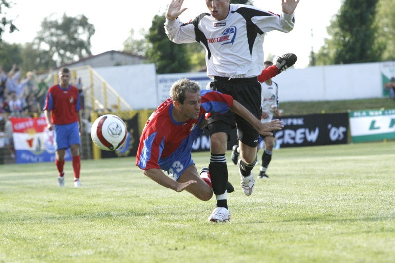 Bezbramkowym remisem zakonczyly sie III-ligowe derby regionu...