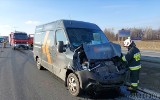 Na autostradzie A4 bus zderzył się z ciężarówką. Zablokowany został jeden pas ruchu