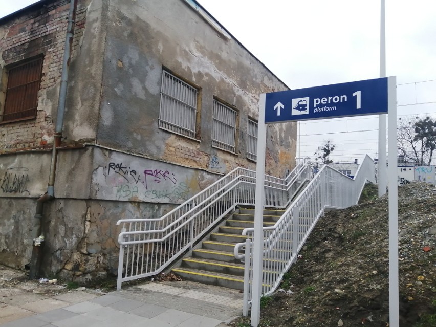 Na przebudowanej stacji kolejowej w Chrzanowie nie ma...