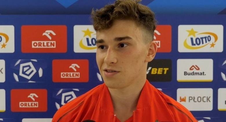 Mateusz Sowiński, 19-letni piłkarz Korony Kielce, wychowanek...