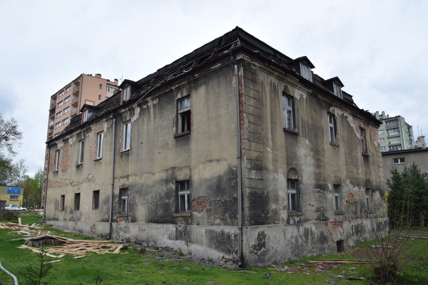 Rybnik: Burzą dworek z ulicy Dworek. Znika kolejny zabytek