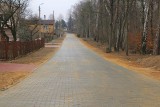 Nowe inwestycje w gminie Psary. W Gródkowie jeżdżą już nową drogą, a w Strzyżowicach trwa remont siedziby druhów OSP  