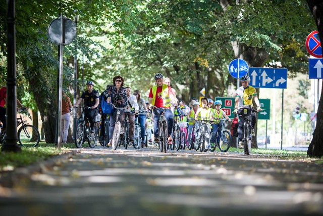 W ramach Europejskiego Tygodnia Mobilności w Słupsku odbyła się przejażdżka rowerowa z Prezydentem  Robertem Biedroniem. Uczestnicy rajdu wyruszyli spod ratusza. Podczas przejazdu zaprezentowane zostały plany rewitalizacyjne Miasta związane z przebudową bulwarów.