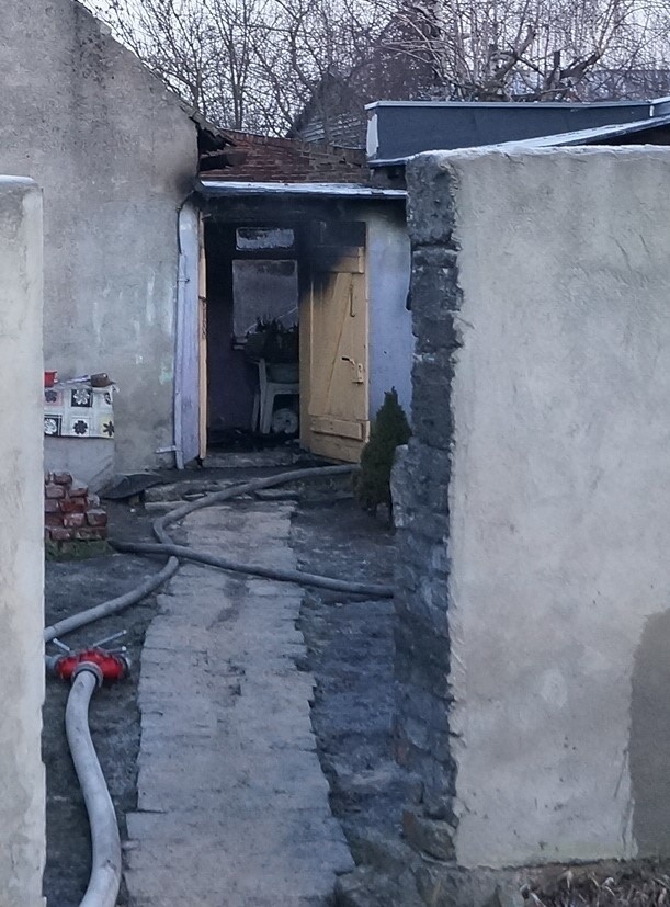 Dwie osoby zginęły w pożarze domu jednorodzinnego w...