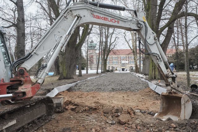 Na terenie zabytkowego zespołu zamkowo-parkowego w Łańcucie prowadzone są prace remontowo-konserwatorskie i budowlane.