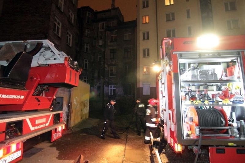 Wrocław: Pożar mieszkania przy Hubskiej. 24 osoby ewakuowane (ZDJĘCIA)