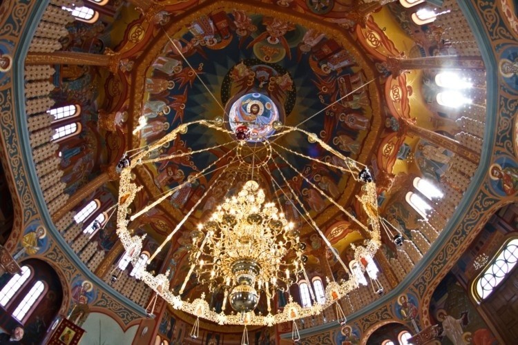 Zaścianki. Cerkiew św. Wielkomęczennika Pantalejmona ma piękny żyrandol (zdjęcia)