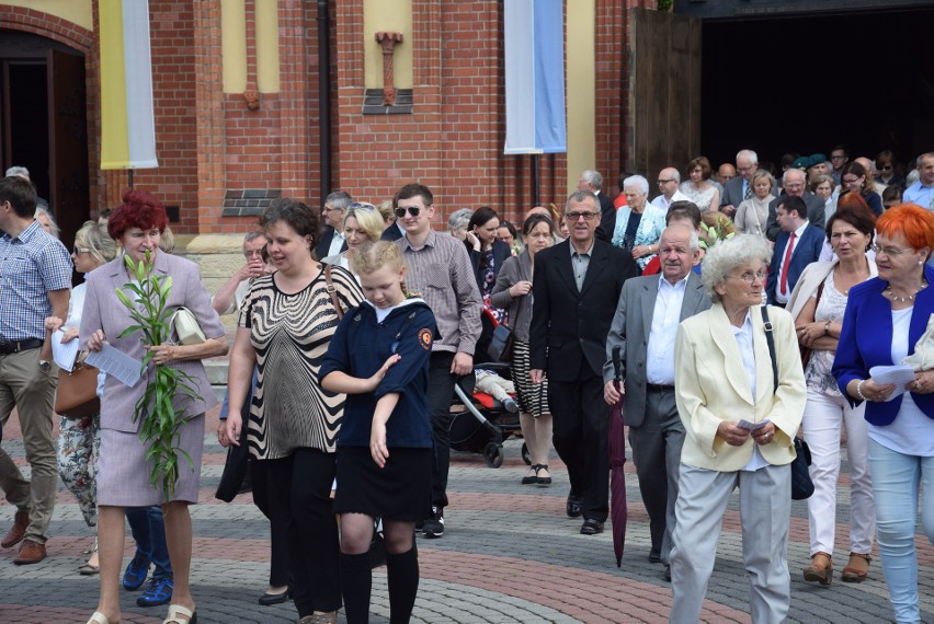 Arcybiskup Wiktor Skworc poświęcił sztandar Rybnika