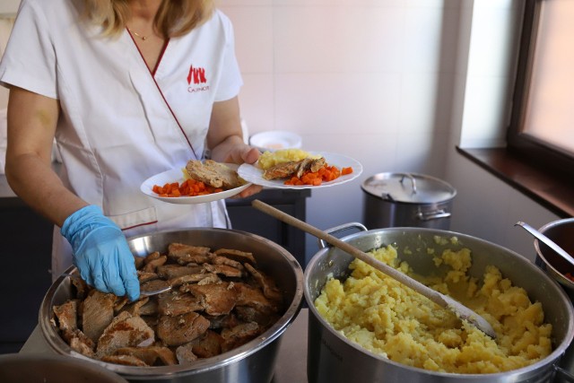Na obiady dla najbiedniejszych dzieci potrzeba mniej niż 9 tysięcy zł.