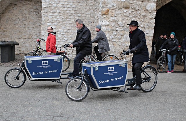 W ramach akcji „Skoczże na rower”, promującej ekologiczny transport, Muzeum Historyczne Miasta Krakowa w 2010 roku kupiło dwa rowery cargo