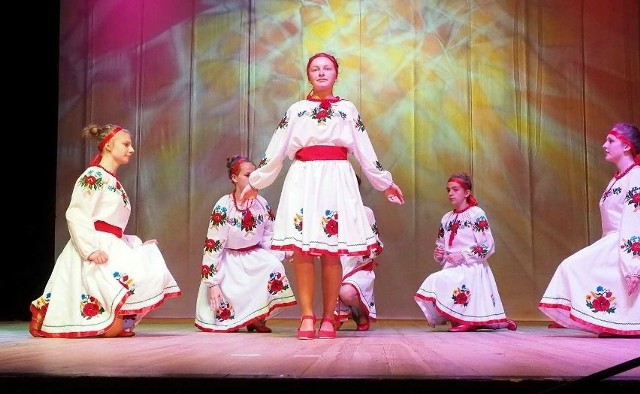Podczas Festiwalu dzieci z r&oacute;żnych region&oacute;w Polski prezentują kulturę ukraińską: śpiew, tańce, inscenizacje teatralne, poezję.