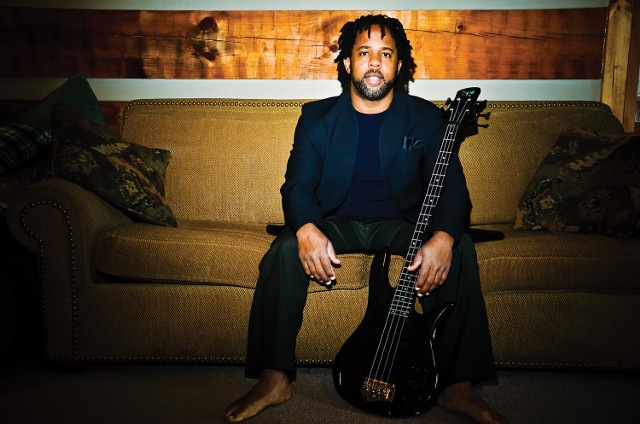 Victor Wooten został wybrany przez czytelników magazynu Rolling Stone na dziesiątego najlepszego basistę świata