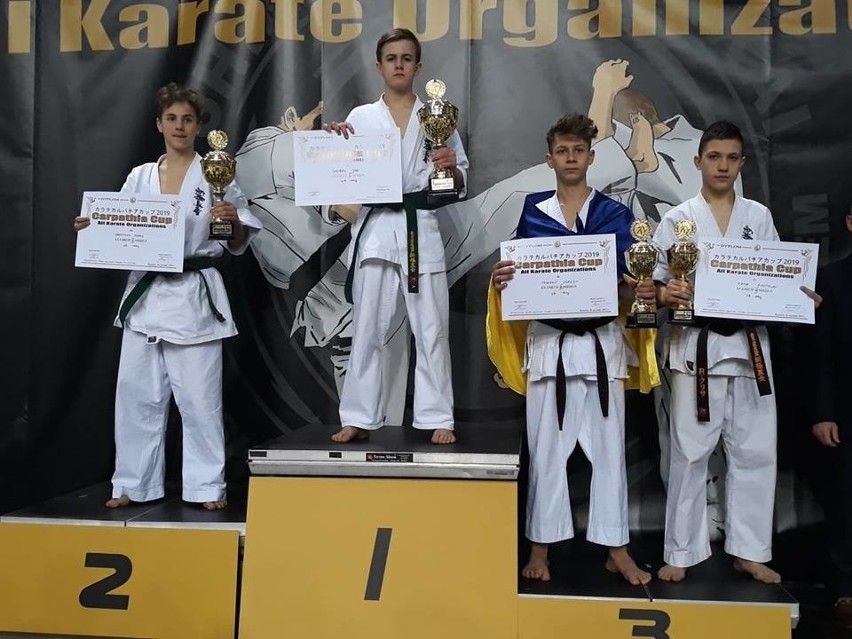 Międzynarodowy Turniej Karate Carpathia Cup w Rzeszowie. Medale sandomierskich karateków (ZDJĘCIA Z TURNIEJU)