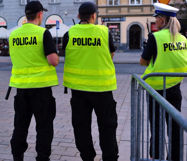 Policja prowadzi poszukiwania dziewczyny. Zaangażowani są również jej rodzice.