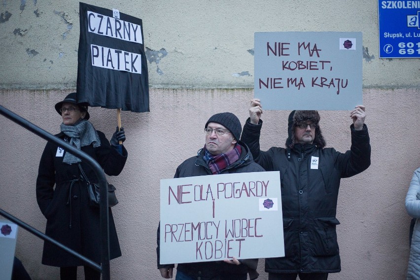 W całej Polsce trwały czarne protesty przeciwko zaostrzeniu...