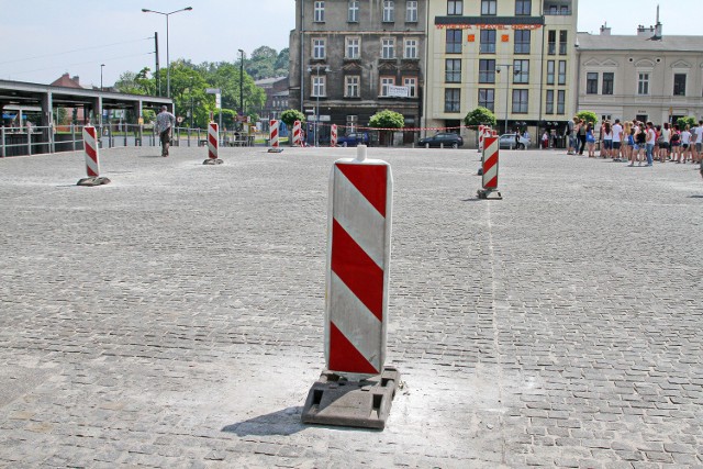 Na Placu Bohaterów Getta przez parę dni nie będzie charakterystycznego pomnika.