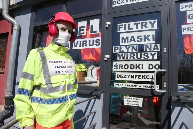 Zakładając maskę i unikając kontaktów z innymi, chronisz siebie i innych