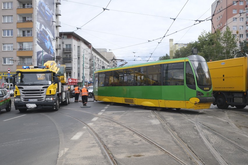 Wykolejenie tramwaju na skrzyżowaniu Głogowska-Hetmańska w...