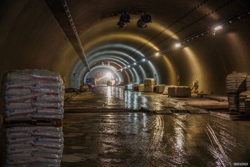 Zakopianka: budowa tunelu i drogi ekspresowej S7 na odcinku...