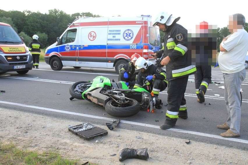 Wypadek motocykla i BMW. Ciężko ranny motocyklista w szpitalu