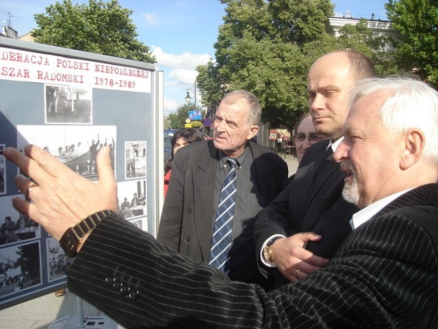 O historii radomskiej "Solidarności&#8221; mówił między innymi jej pierwszy przewodniczący, Andrzej Sobieraj (z lewej). Obok Andrzej Kosztowniak, Krzysztof Bińkowski i Bronisław Kawęcki