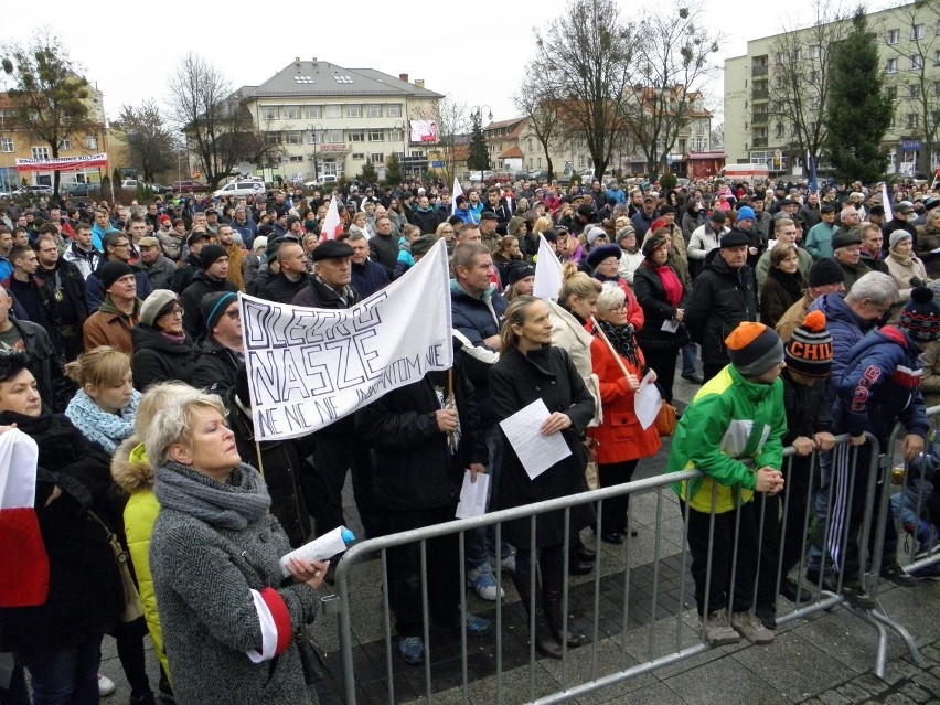 Olecko. Wielki protest w centrum miasta. Nie chcą uchodźców (zdjęcia)