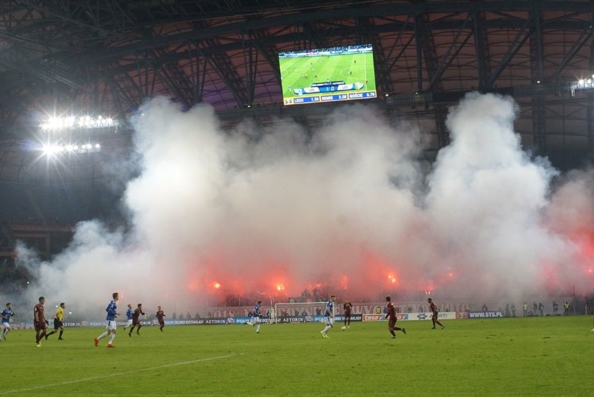 Podczas sobotniego meczu Lech Poznań - Legia Warszawa (2:0)...