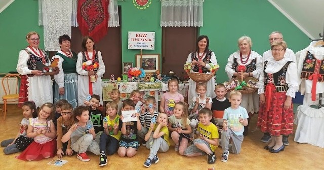Spotkanie z tradycją i kultura ludową w przedszkolu w Tenczynku