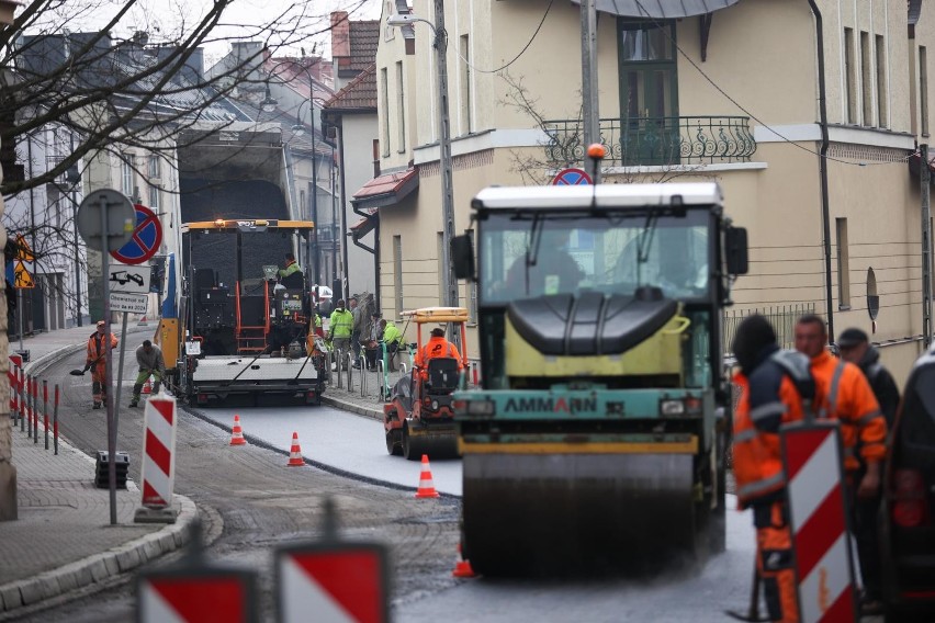 Z mniejszych remontów w Krakowie - trwa, kończy się...