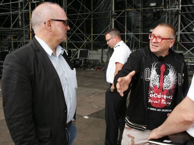 Jurek Owsiak i burmistrz Kostrzyna Andrzej Kunt sprawdzają jak idą przygotowania do 17. Przystanku Woodstock.