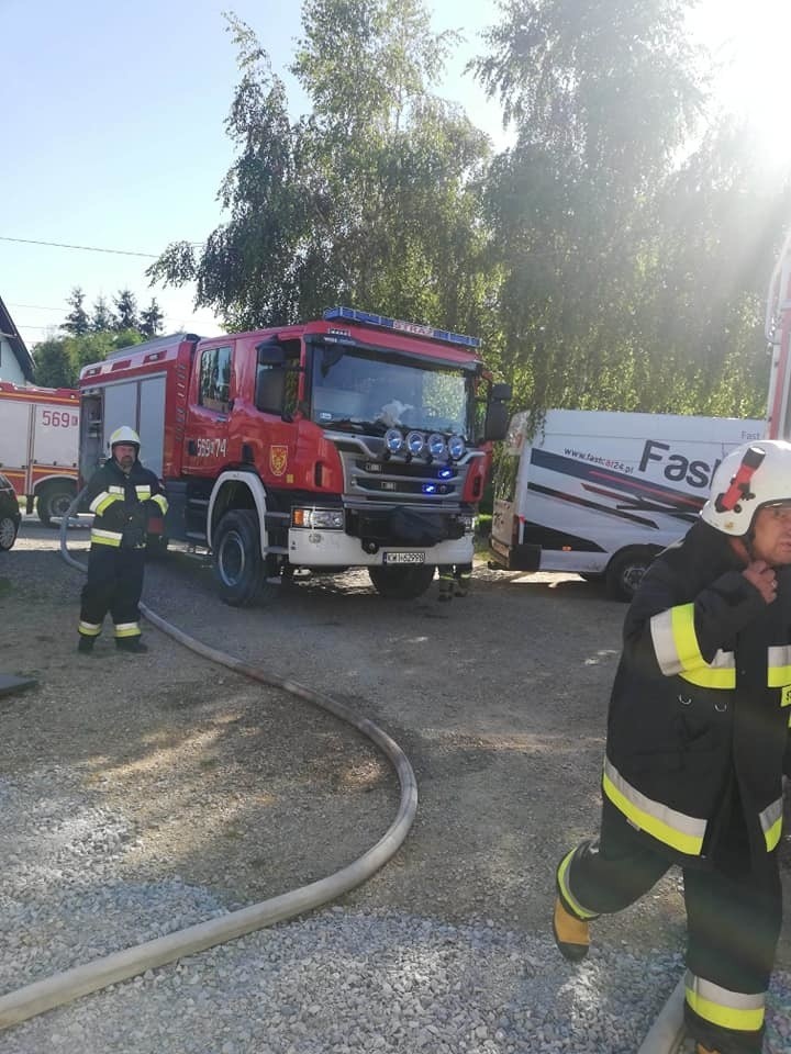 Pożar w Trąbkach. Zapalił się warsztat samochodowy