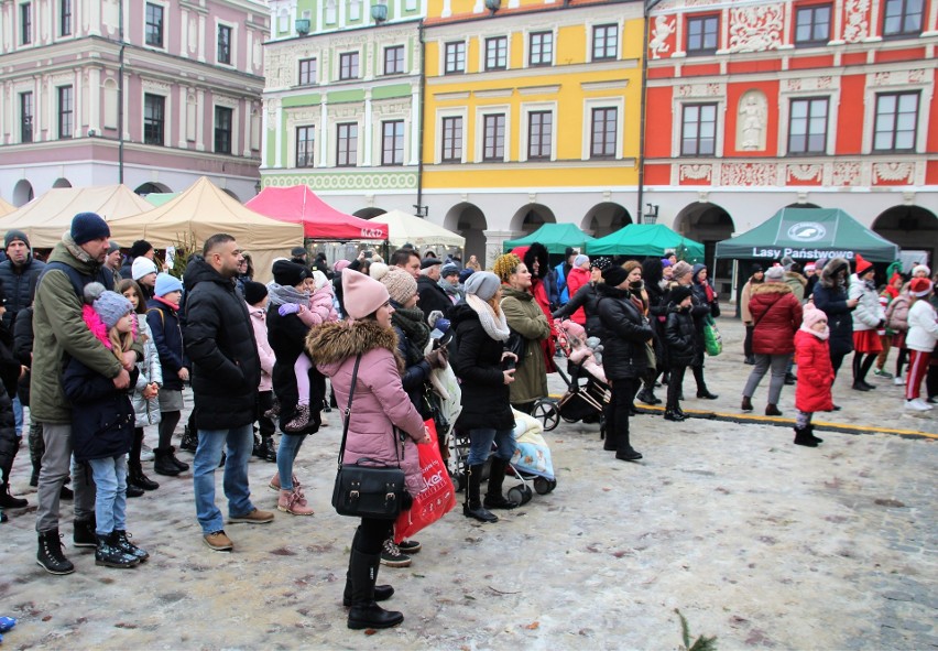 Jarmark Świąteczny na zamojskim Rynku Wielkim. Koniecznie trzeba się tam wybrać nie tylko na zakupy