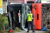 Wypadek Polskiego Busa w Nowej Dębie. Kierowca oskarżony o sprowadzenie katastrofy drogowej
