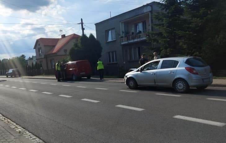 W zderzeniu trzech samochodów ucierpiała jedna osoba.