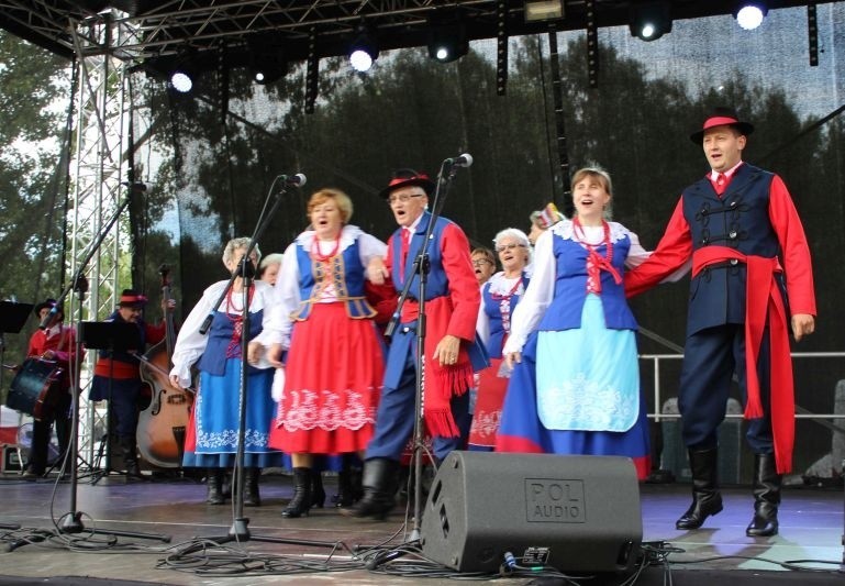 Radziejowski zespół folklorystyczny "Kujawy"  rozsławia region. Ostatnio z sukcesem w Ciechocinku