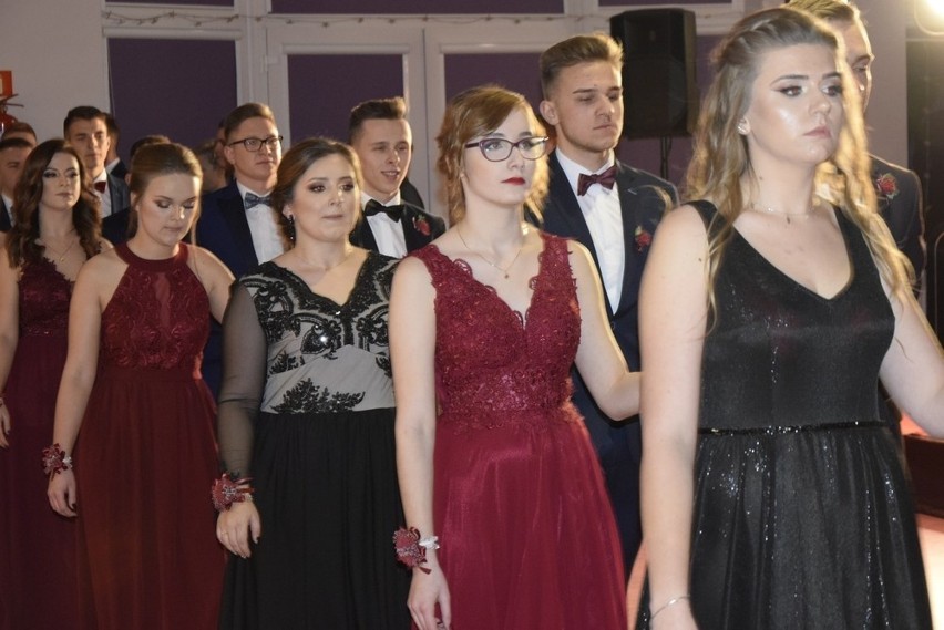 Rozpoczęły się studniówki 2019. W sobotę, 19 stycznia w...