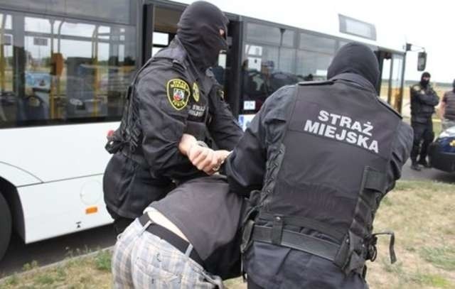 Pokaz działania Grupy Interwencyjnej Straży Miejskiej w Toruniu