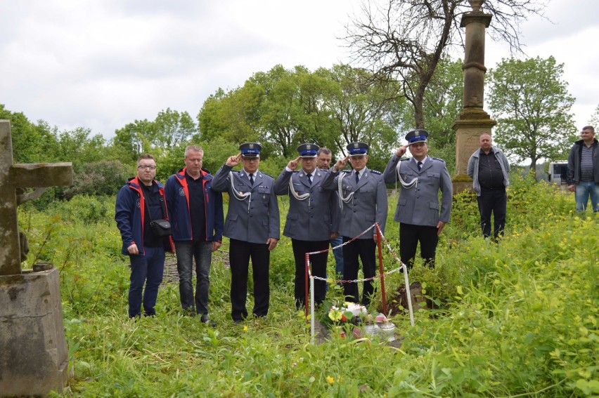 Policyjni związkowcy zadbają o grób policjanta na Ukrainie