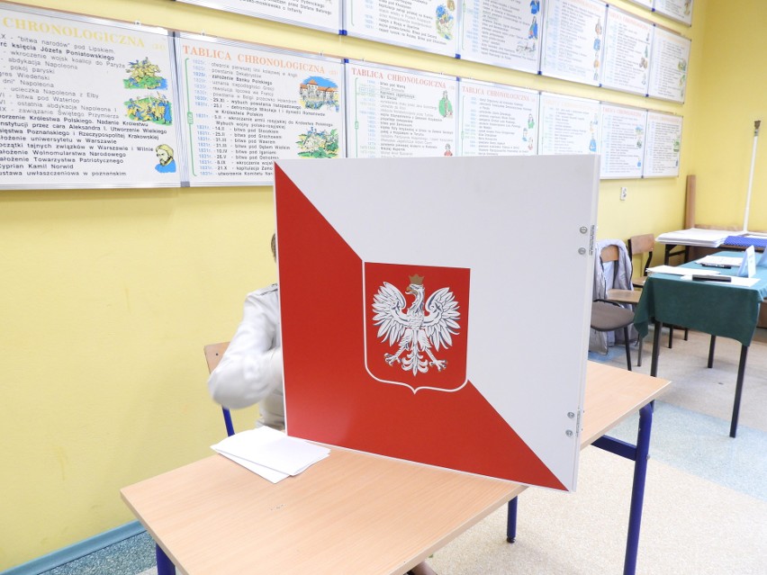 Wybory parlamentarne. Pierwsze oficjalne wyniki w okręgu ostrołęcko siedleckim