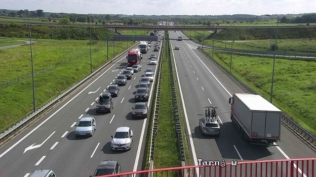 Na autostradzie A4 na wysokości Stanisławic po godz. 12 w czwartek (7 marca) ruch w kierunku Tarnowa będzie kilka razy wstrzymywany
