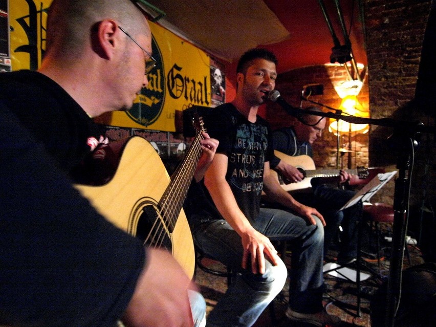CFH Acoustic Trio w pubie Graal.