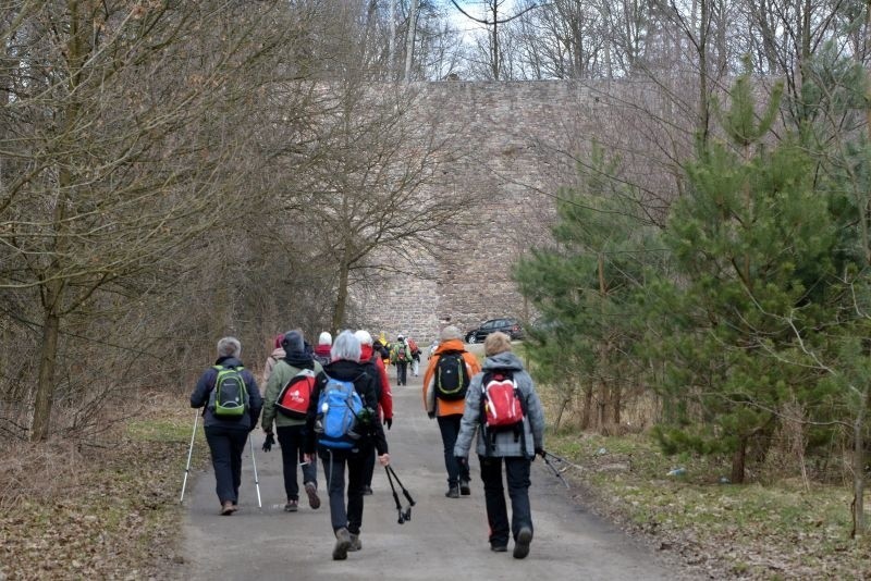 Utopili kukłę Marzanny w podkieleckiej Bobrzy